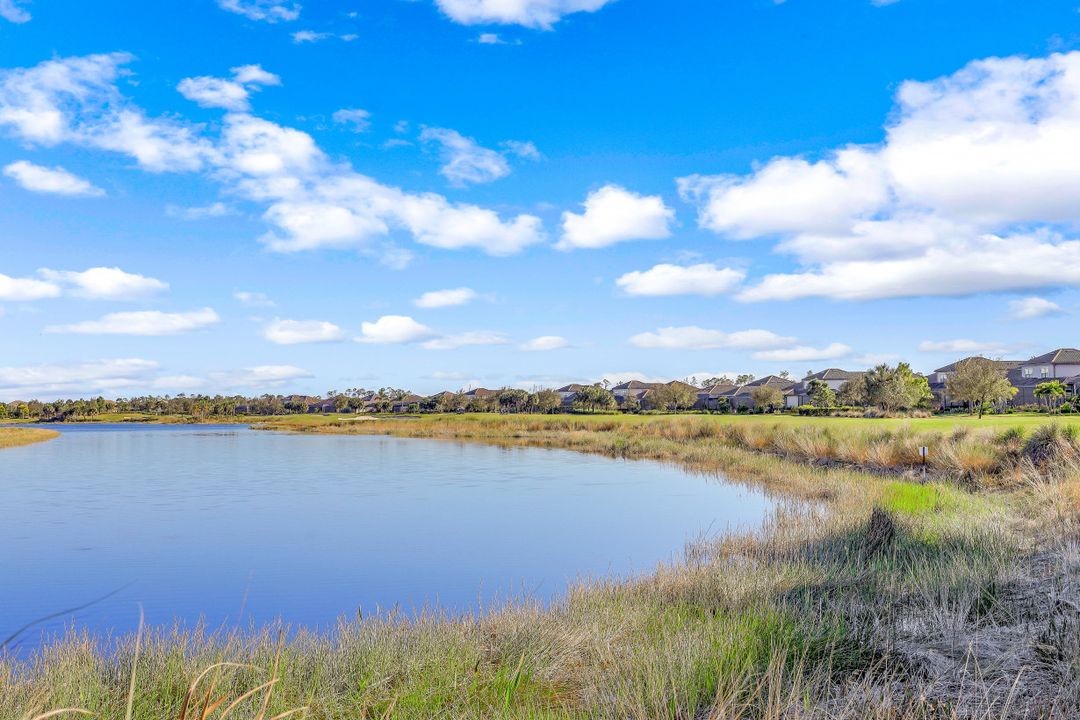 9308 Tulipano Ter, Naples, FL 34119