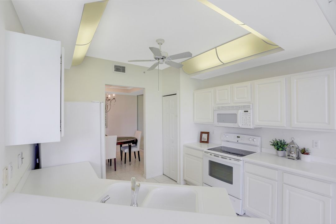 2140 Arielle Dr #407, Naples, FL 34109