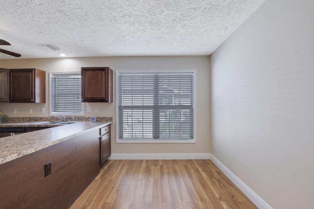 239 Leawood Cir, Naples, FL 34104