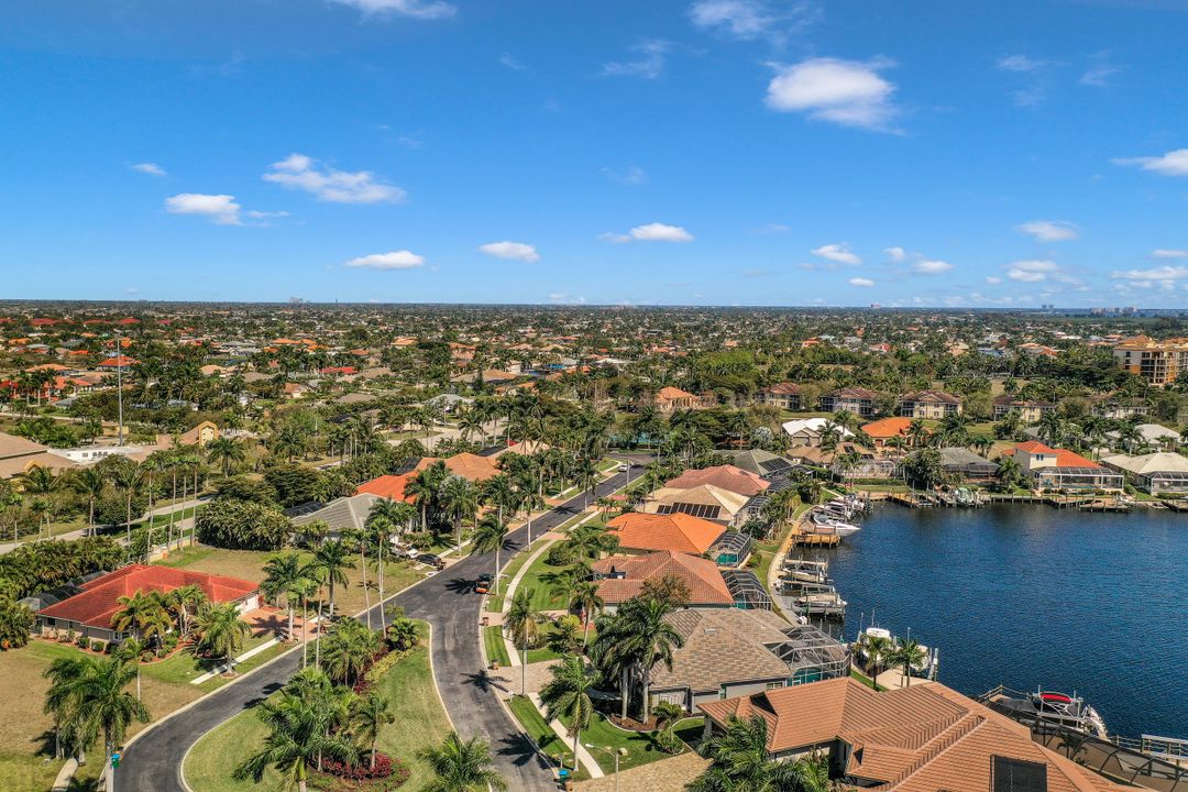 1900 Lagoon Ln, Cape Coral, FL 33914