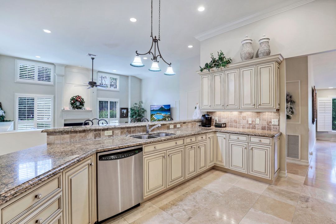 4224 Snowberry Ln, Naples, FL 34119