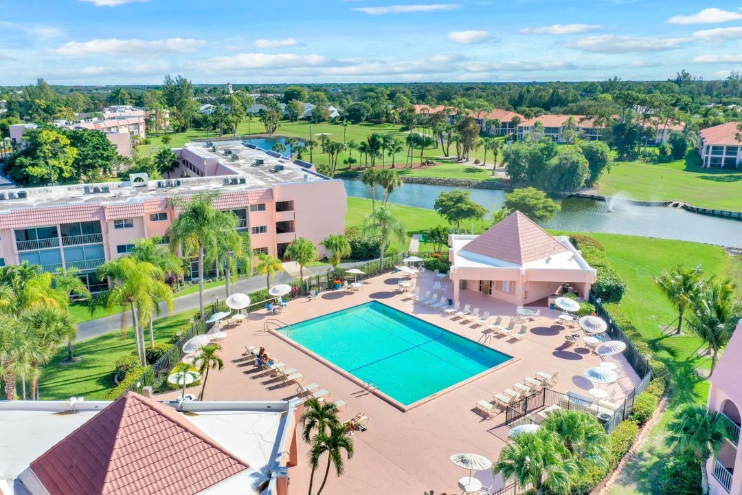 160 Turtle Lake Ct #204, Naples, FL 34105