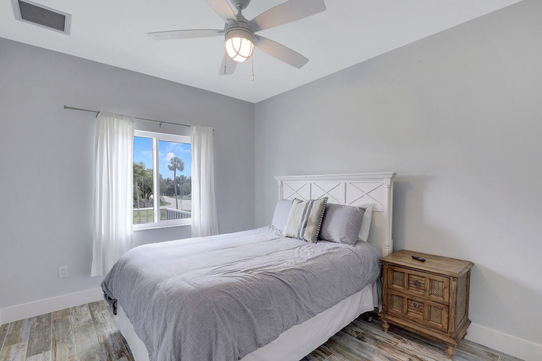 816 San Carlos Dr, Fort Myers Beach, FL 33931