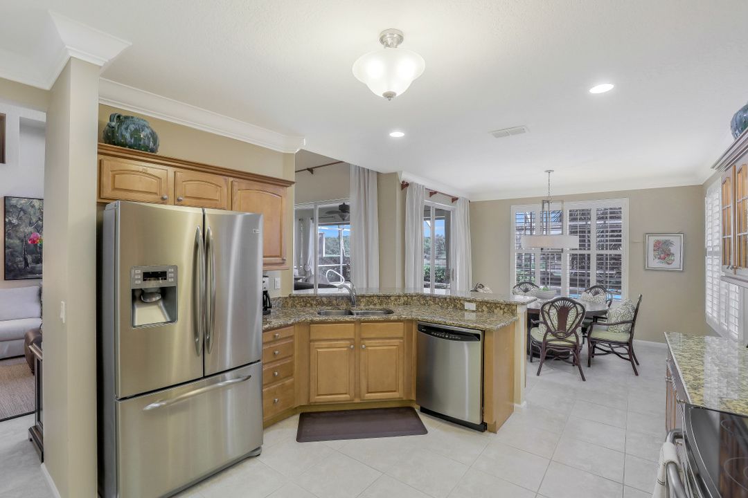 23181 Oakglen Ln, Bonita Springs, FL 34135