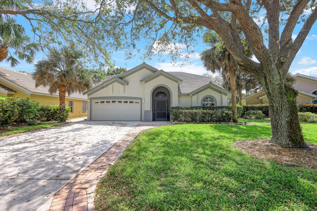 6485 Autumn Woods Blvd, Naples, FL 34109