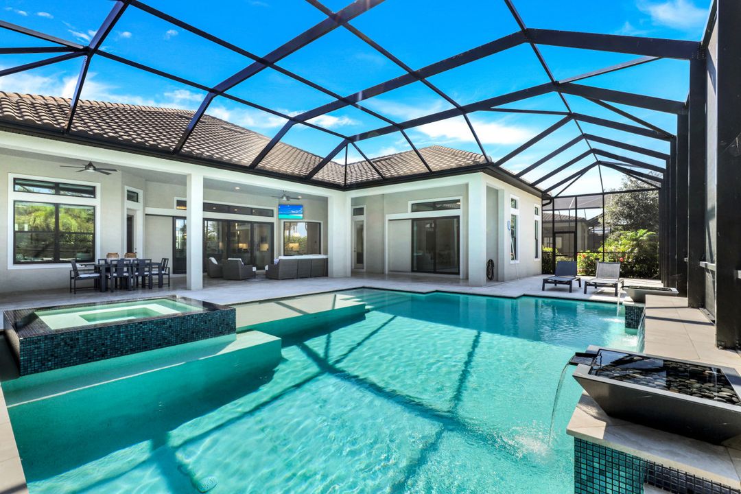 9018 Sorreno Ct, Naples, FL 34119