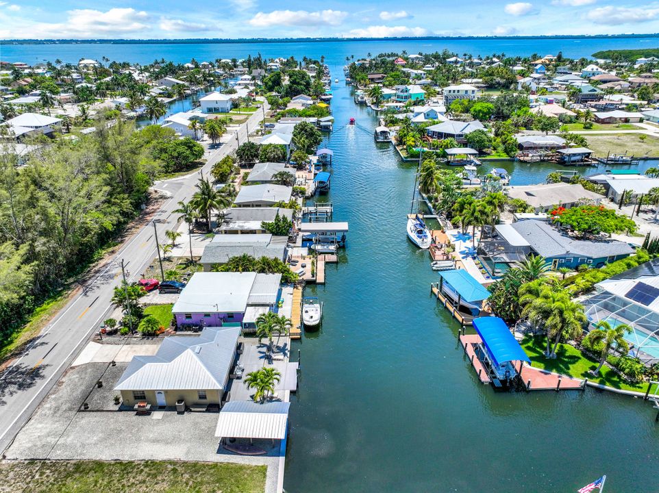 2471 Oleander St, Saint James City, FL 33956