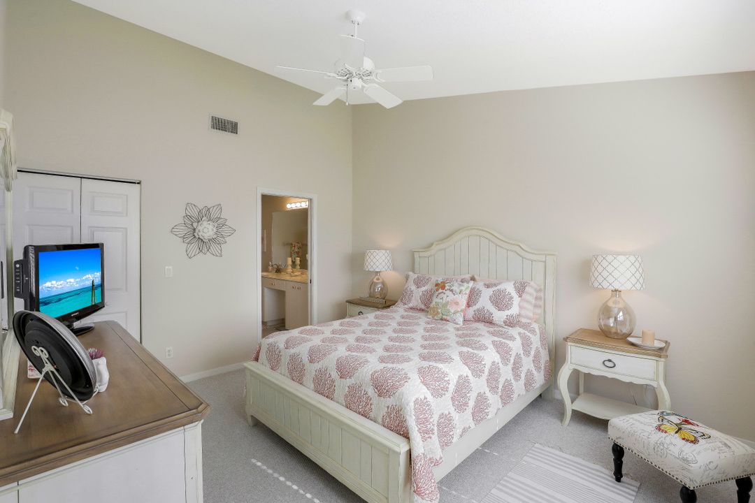 6650 Huntington Lakes Cir #203, Naples, FL 34119