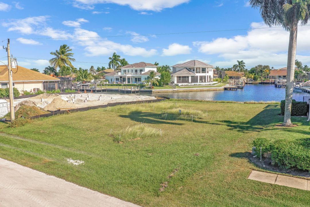 127 Gulfport Ct, Marco Island, FL 34145