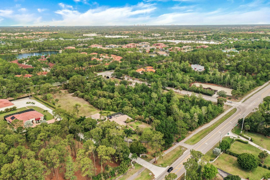 1941 Oakes Blvd, Naples, FL 34119