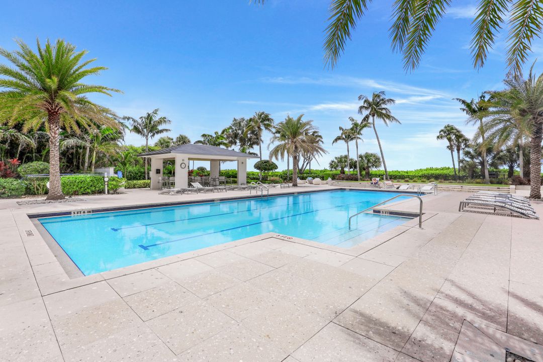 4051 Gulf Shore Blvd N #1204, Naples, FL 34103