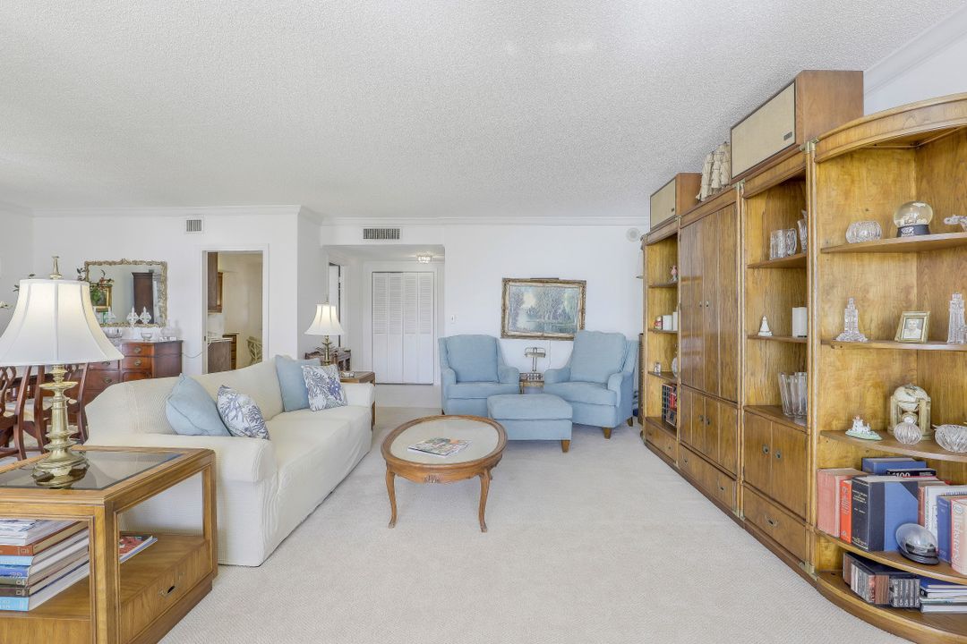 4051 Gulf Shore Blvd N #1105, Naples, FL 34103