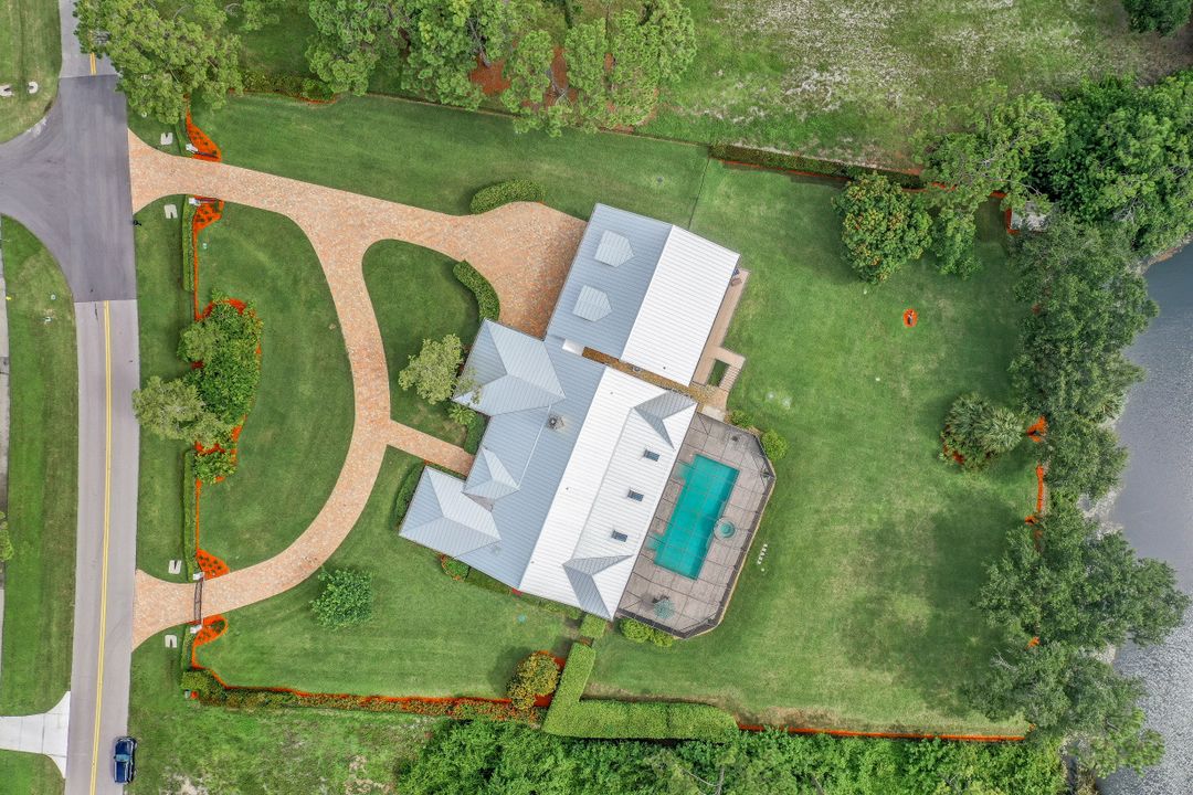 762 Hickory Rd, Naples, FL 34108