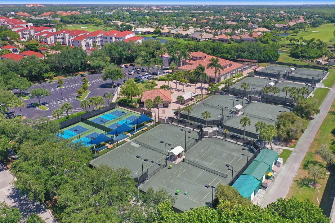 9779 Bent Grass Bend, Naples, FL 34108