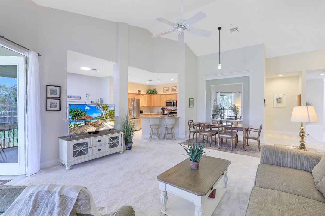 8255 Danbury Blvd #202, Naples, FL 34120