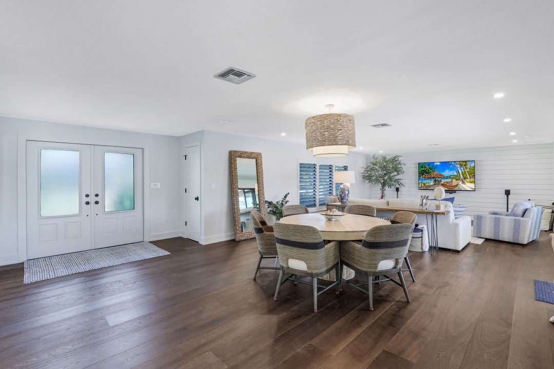 334 Polynesia Ct, Marco Island, FL 34145