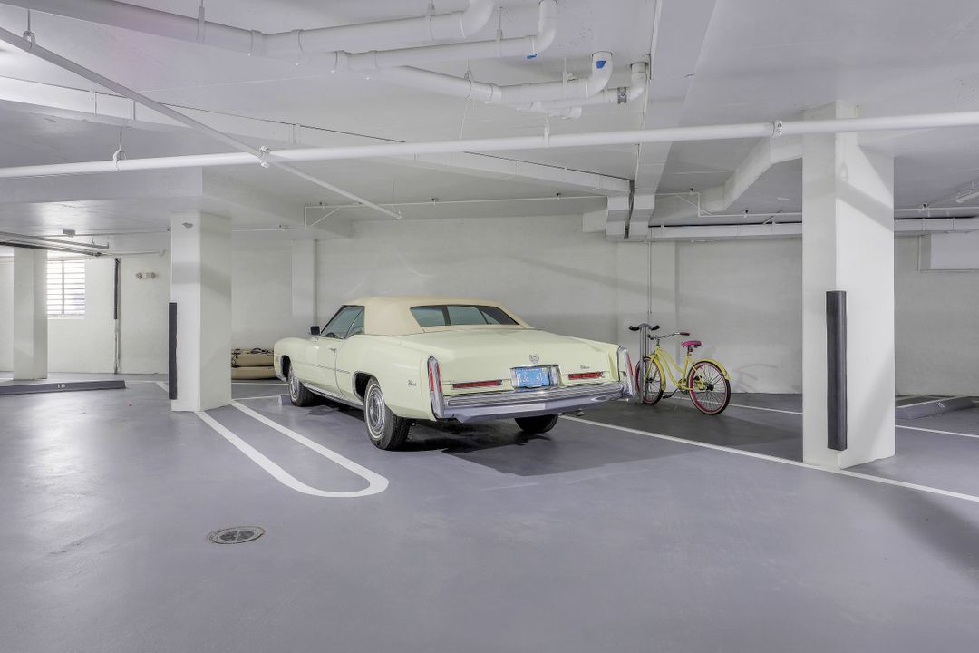 295 Grande Way #905, Naples, FL 34110