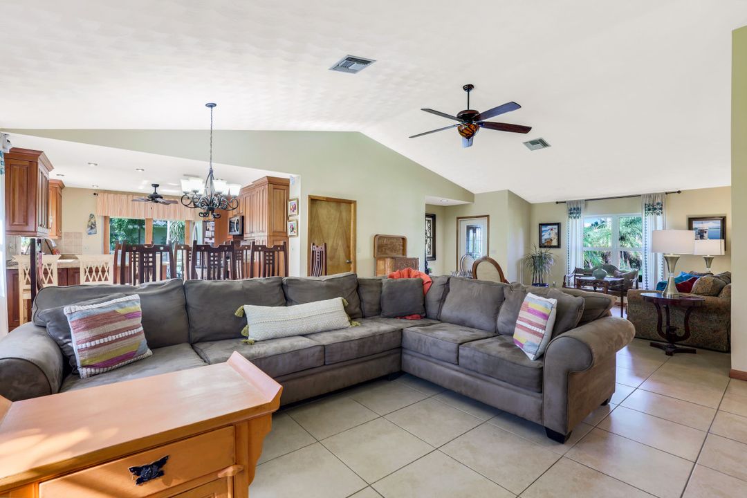 27011 Homewood Dr, Bonita Springs, FL 34135