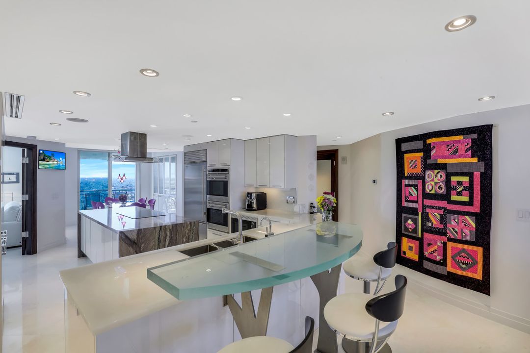 7515 Pelican Bay Blvd #21C, Naples, FL 34108