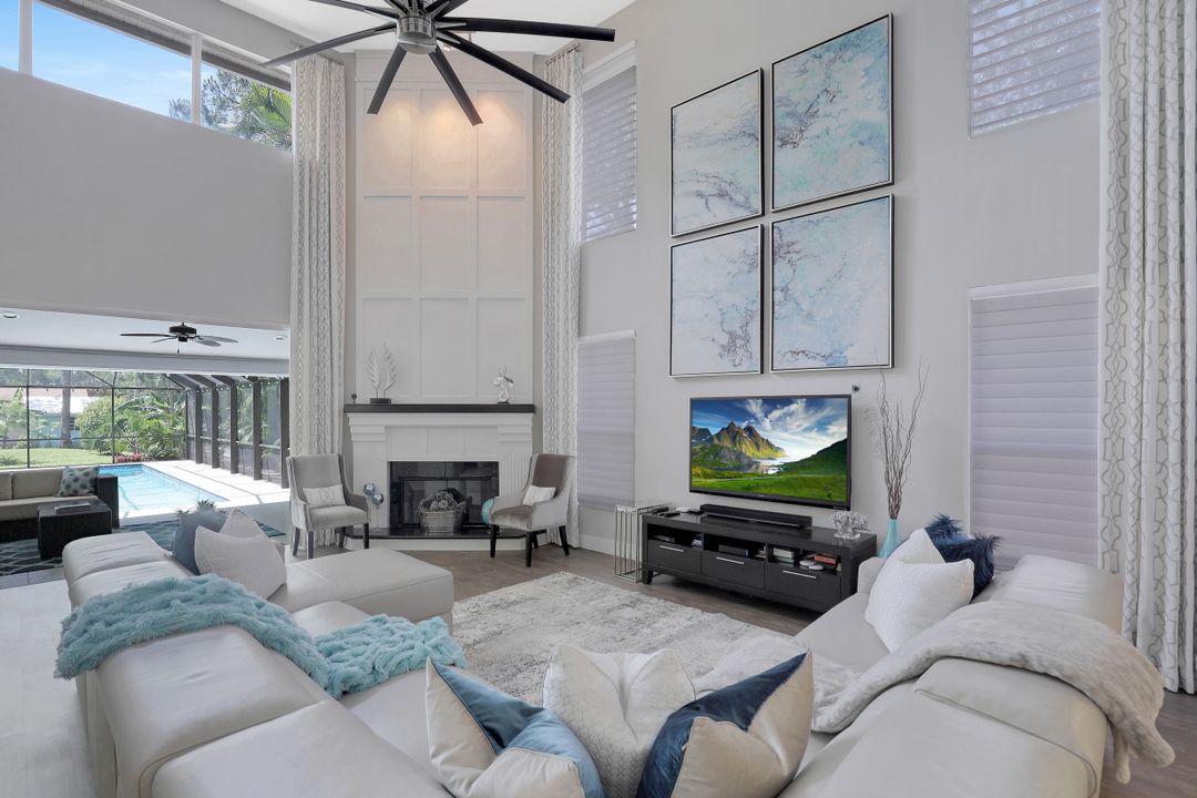 6060 Autumn Oaks Ln, Naples, FL 34119