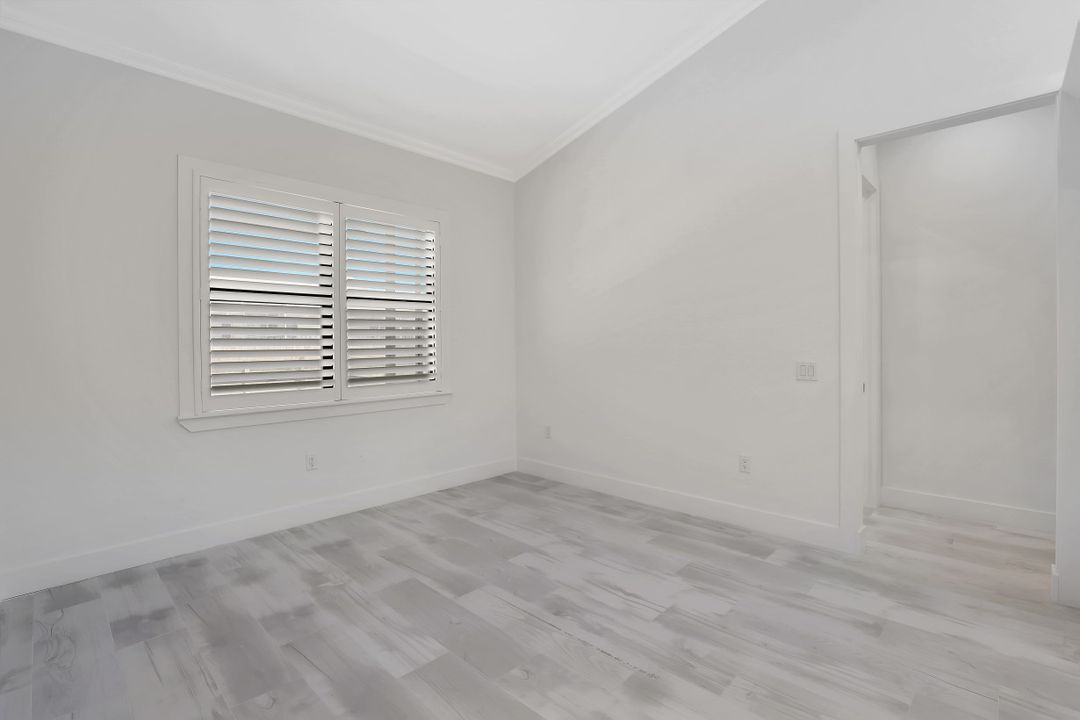 17 Tahiti Rd, Marco Island, FL 34145