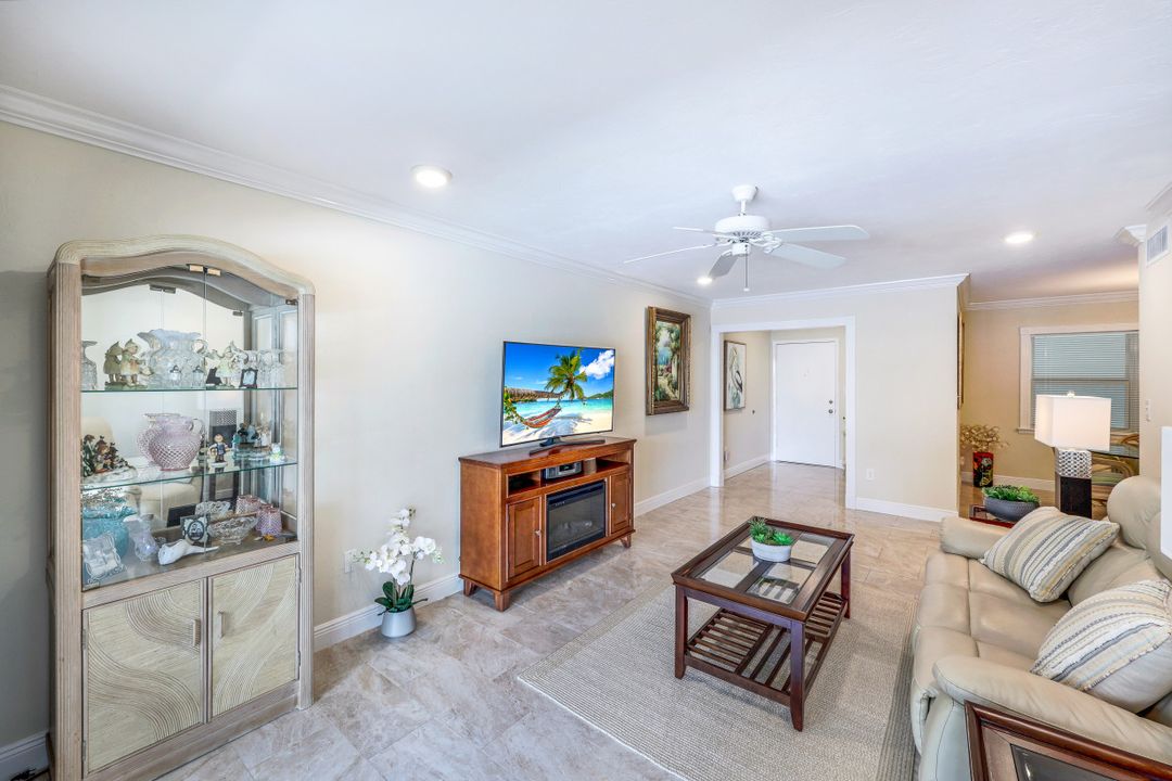 4100 Belair Ln #204, Naples, FL 34103