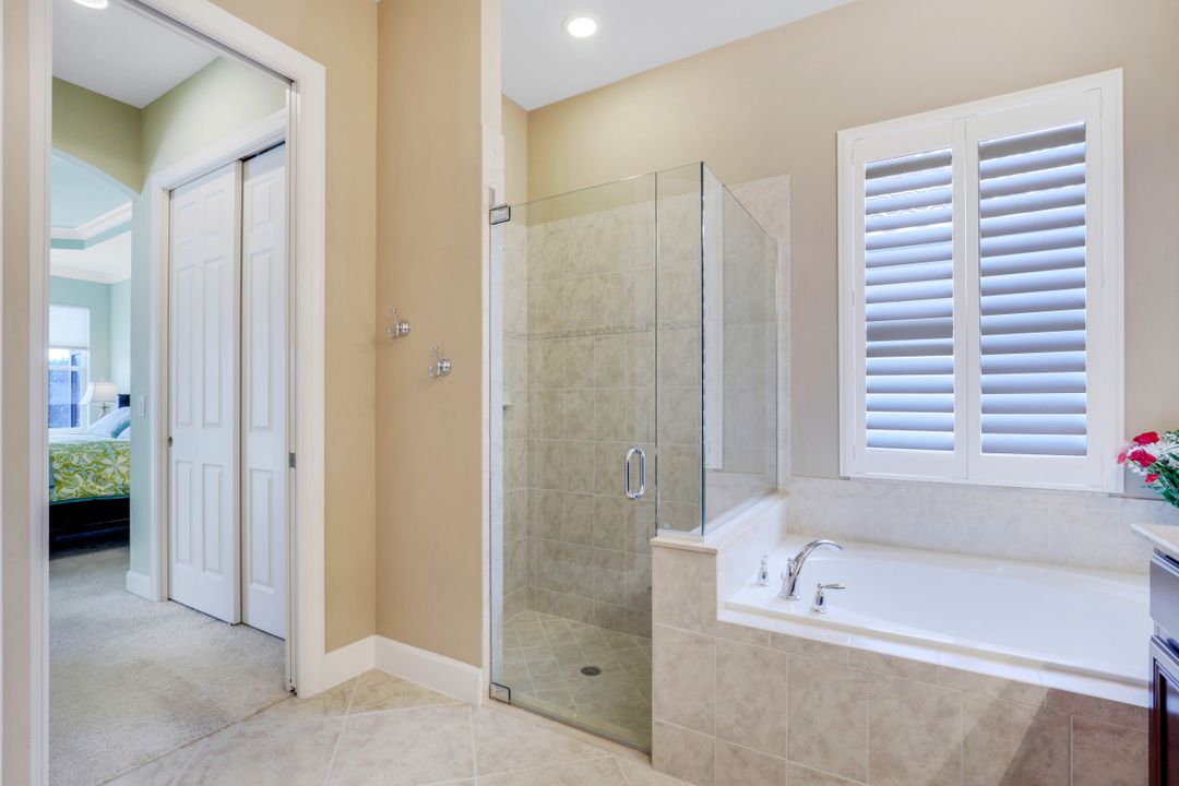 9463 Quarry Dr, Naples, FL 34120