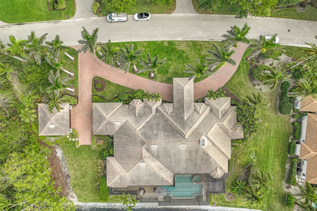 313 Chancery Cir, Naples, FL 34110