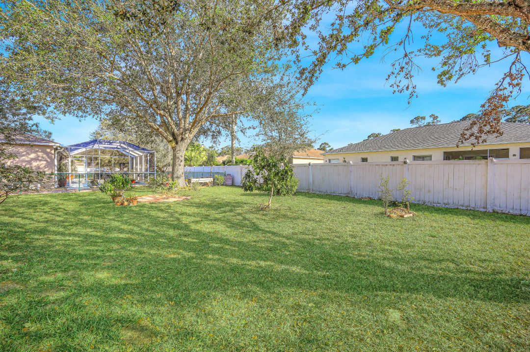 15736 Sunny Crest Ln, Fort Myers, FL 33905