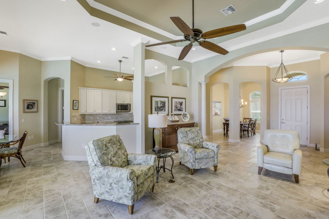 9075 Graphite Cir, Naples, FL 34120