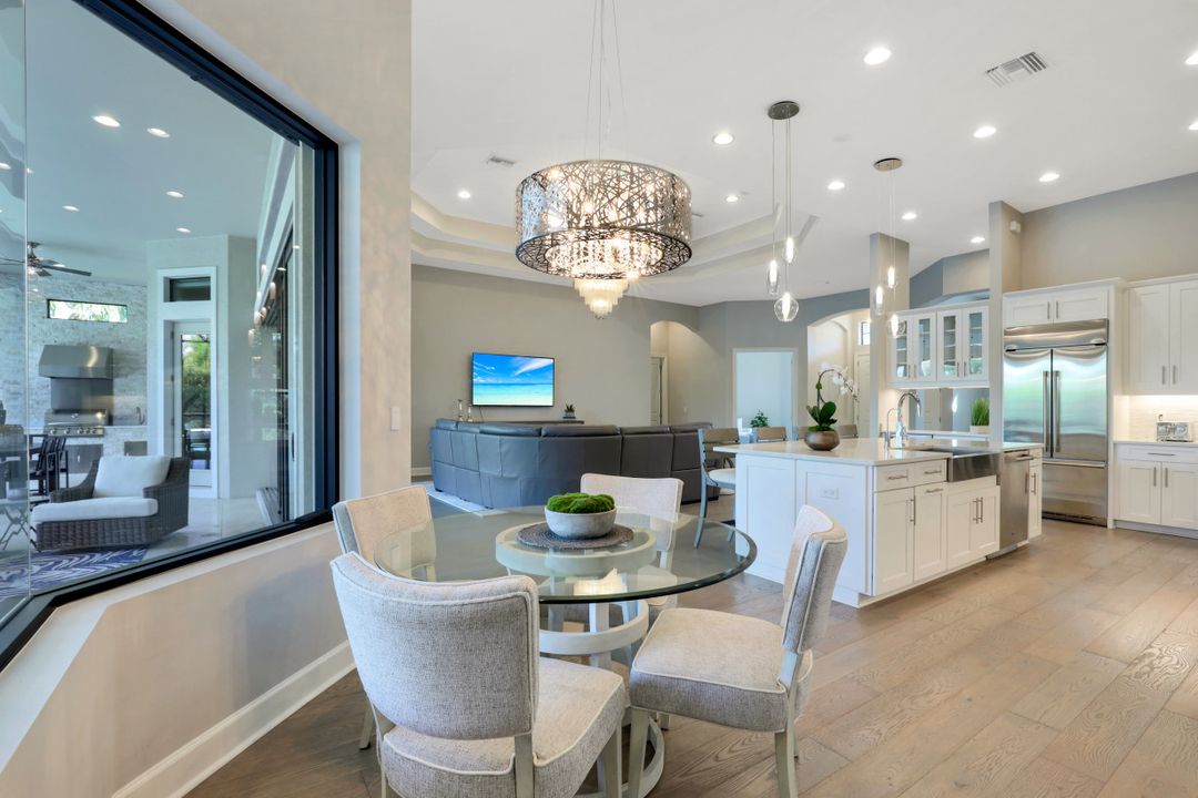 9018 Sorreno Ct, Naples, FL 34119