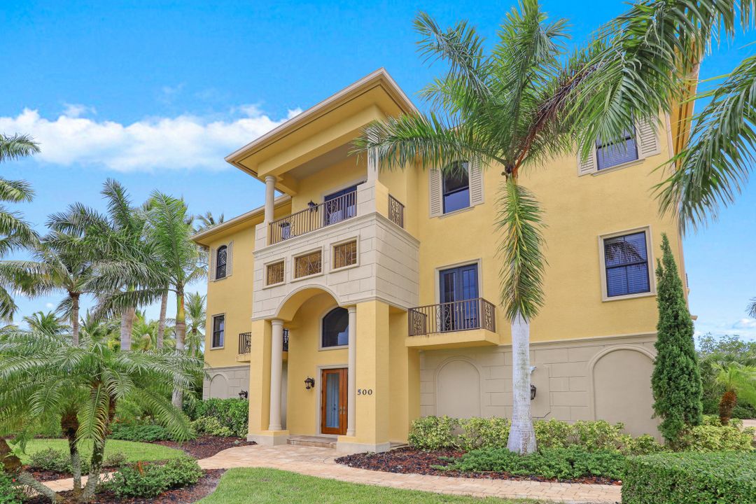500 Spinnaker Dr, Marco Island, FL 34145