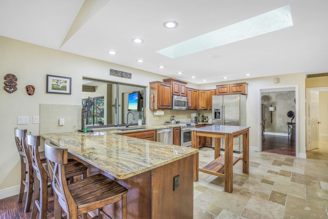 6846 Trail Blvd, Naples, FL 34108