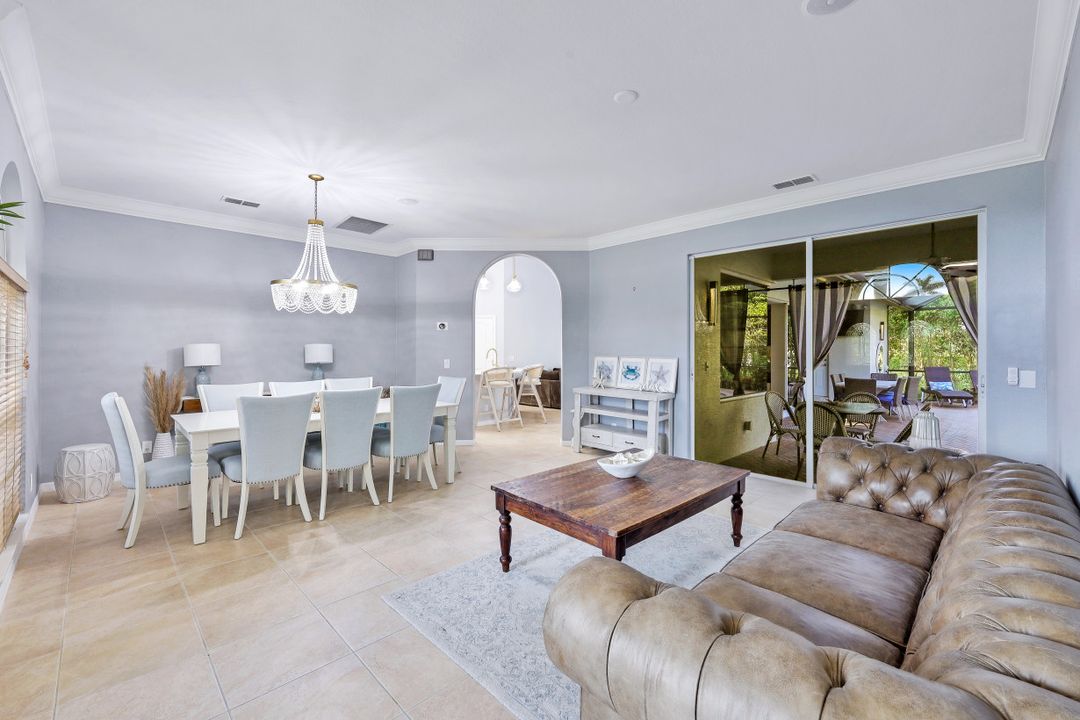 2047 Terrazzo Ln, Naples, FL 34104