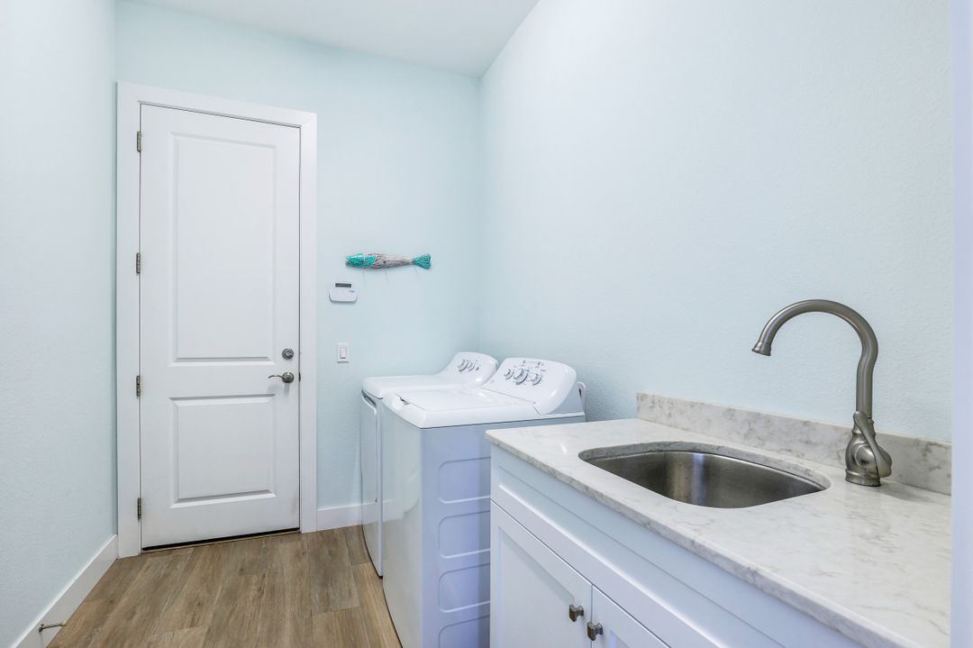 5828 SW 1st Ave, Cape Coral, FL 33914