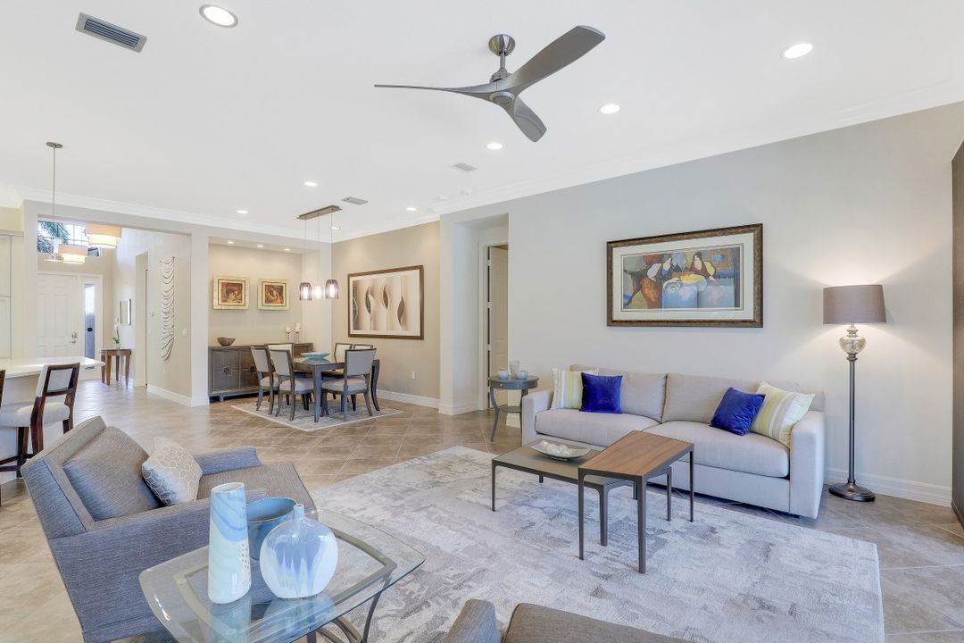 3367 Pacific Dr, Naples, FL 34119