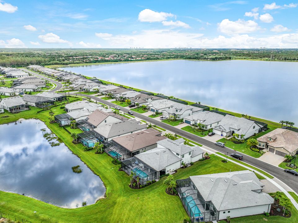 19617 Waterman Ct, Miromar Lakes, FL 33913