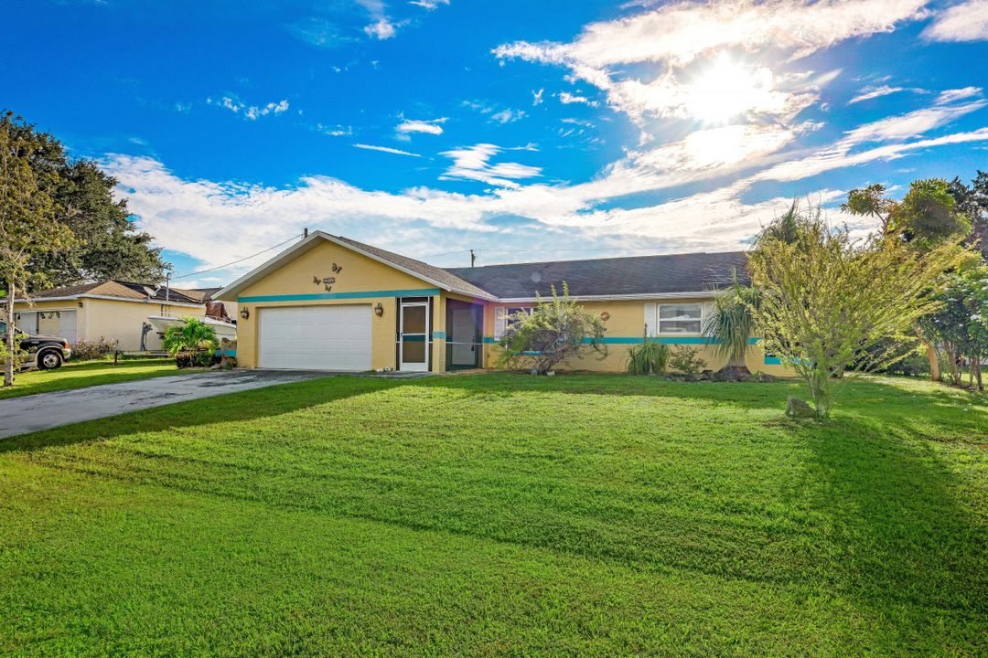 2627 SW 2nd Pl, Cape Coral, FL 33914