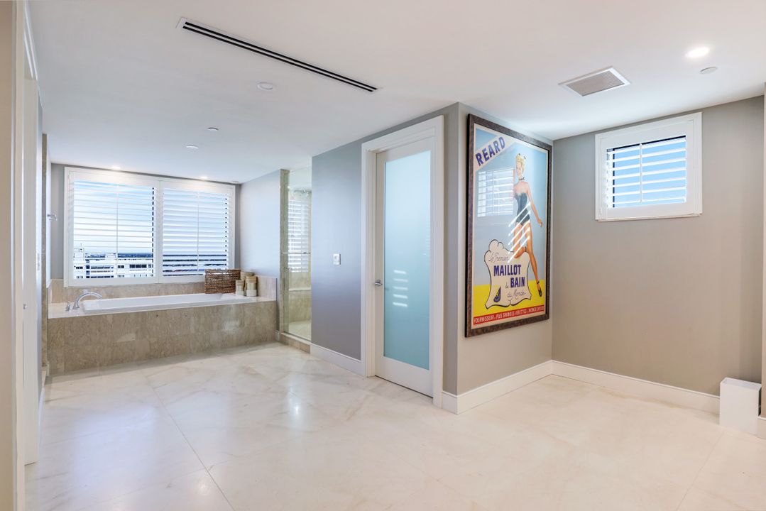 11125 Gulf Shore Dr #1001, Naples, FL 34108