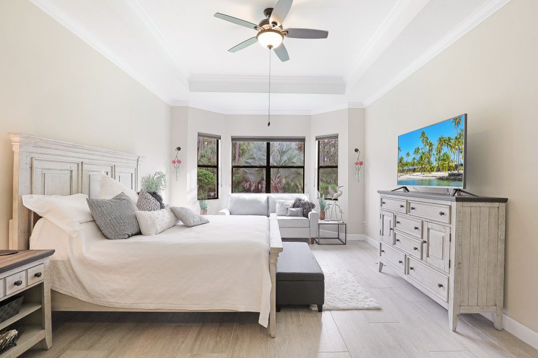 9367 Isla Bella Cir, Bonita Springs, FL 34135