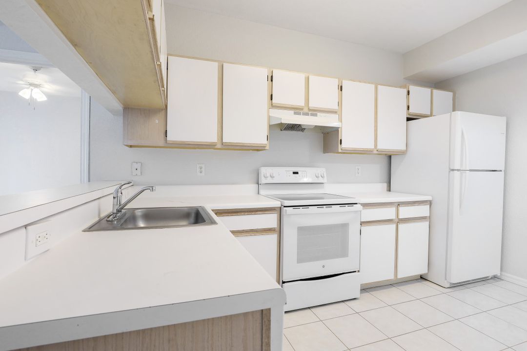 6490 Aragon Way #108, Fort Myers, FL 33966