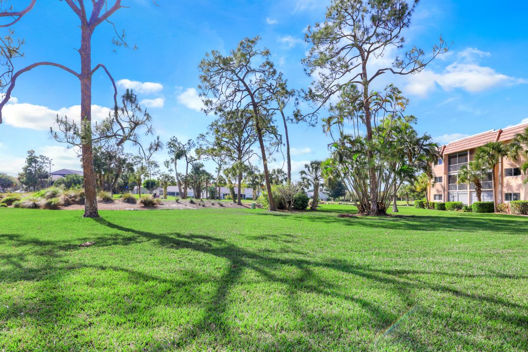 150 Turtle Lake Ct #103, Naples, FL 34105