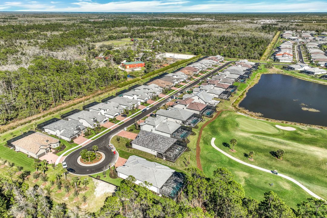 9528 Curlew Dr, Naples, FL 34120