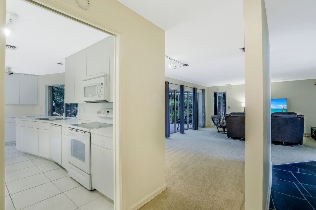 3888 Crayton Rd, Naples, FL 34103