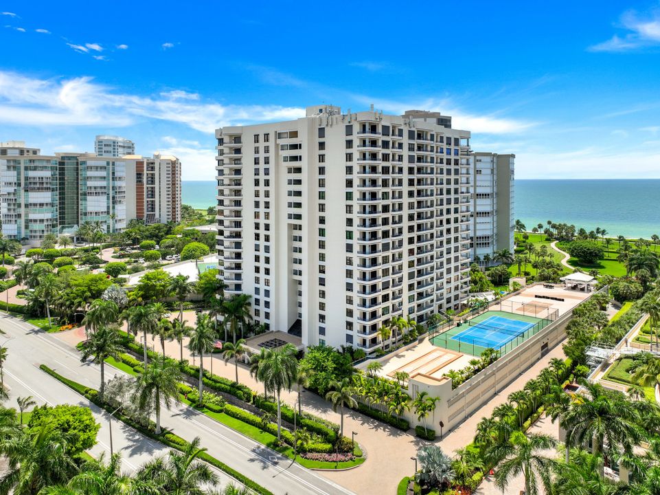 4451 Gulf Shore Blvd N #302, Naples, FL 34103