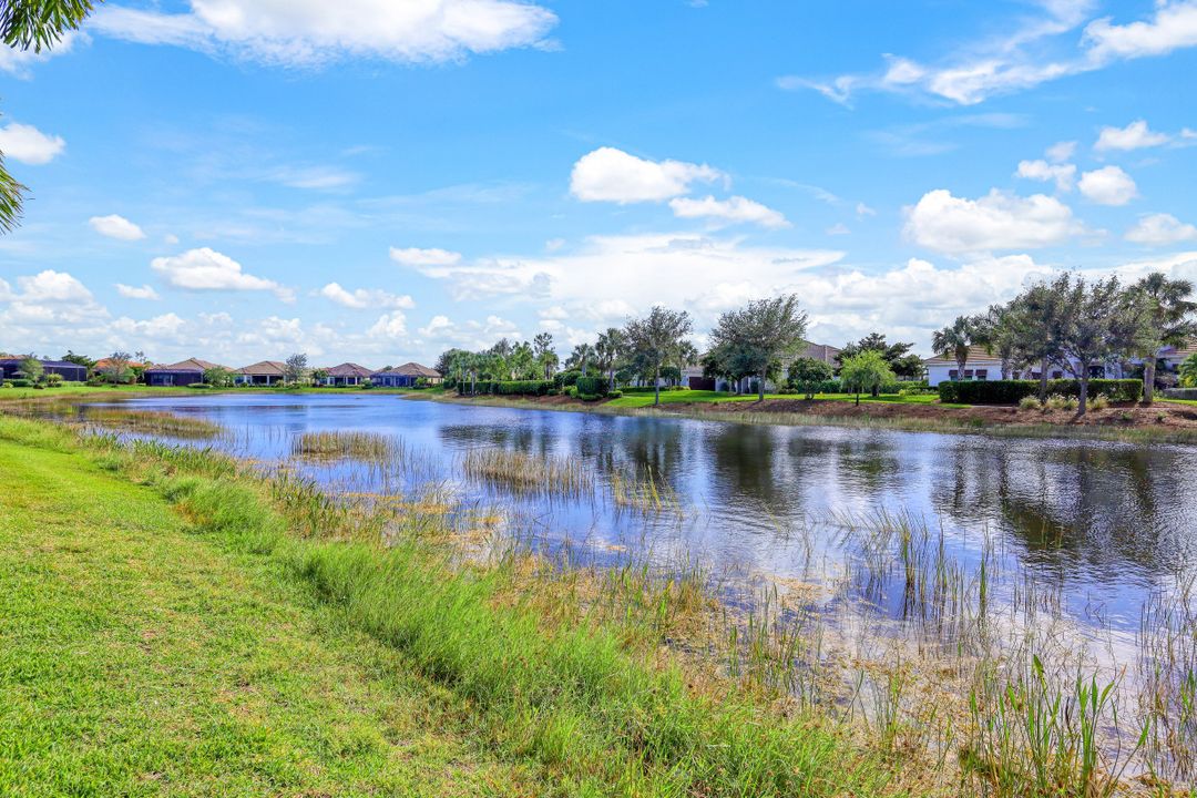 9243 Rialto Ln, Naples, FL 34119