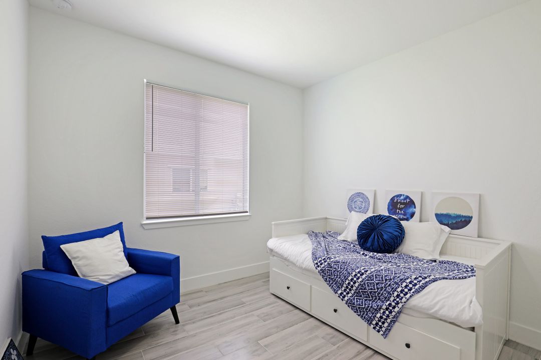 853 SW 13th St, Cape Coral, FL 33991