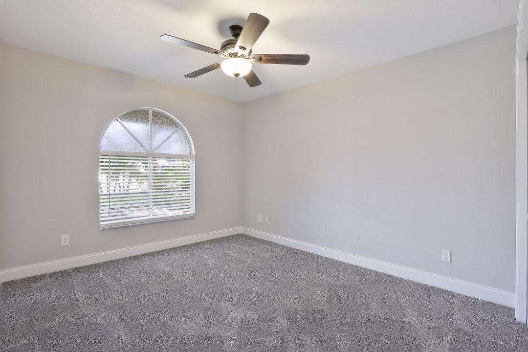 718 95th Ave N, Naples, FL 34108