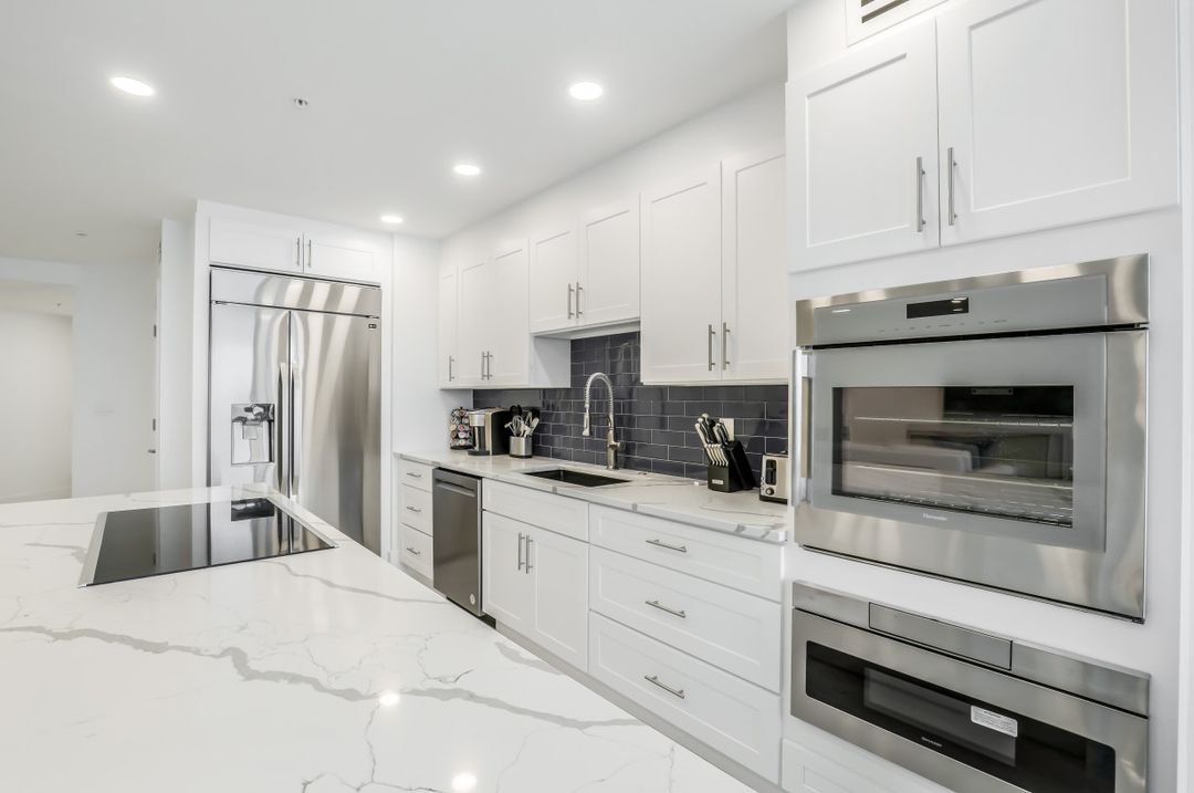 8171 Bay Colony Dr #1602, Naples, FL 34108