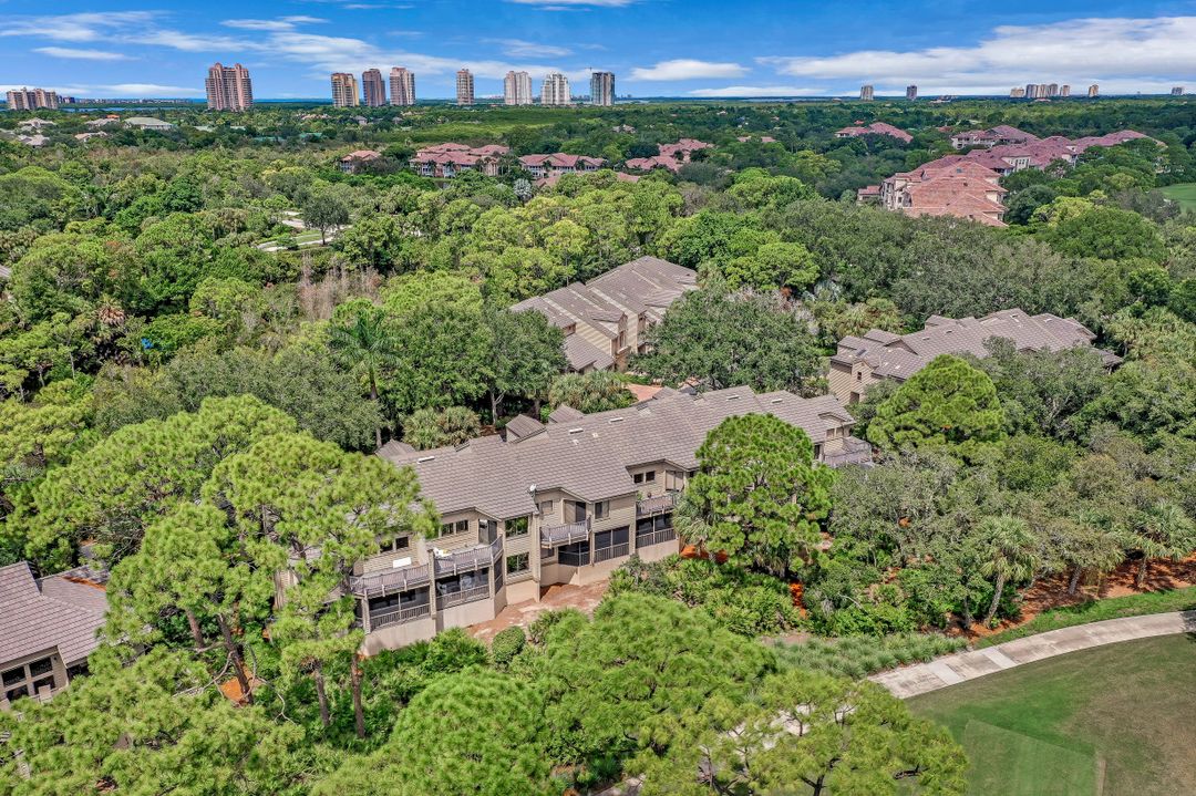 27119 Oakwood Lake Dr, Bonita Springs, FL 34134